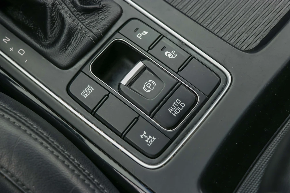 خرید و فروش کیا سورنتو UM - GT LINE - نیمه فول مدل 2016 نقد و اقساط