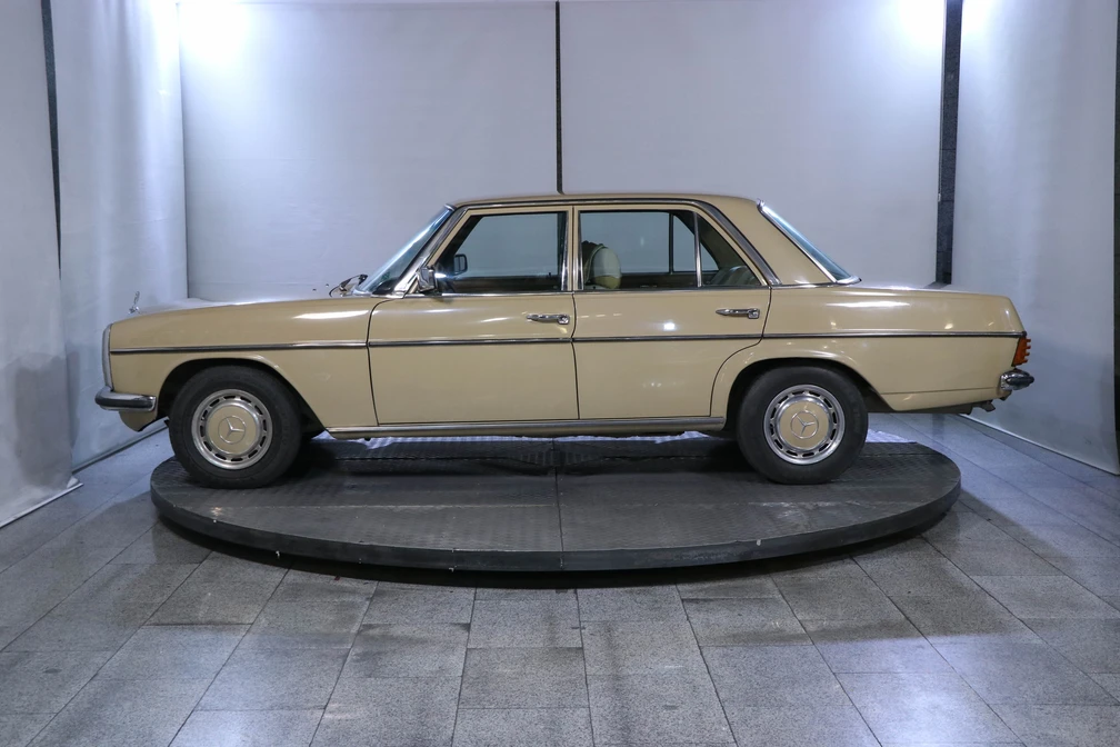 خرید و فروش بنز کلاس E 230 - دنده ای مدل 1975 نقد و اقساط