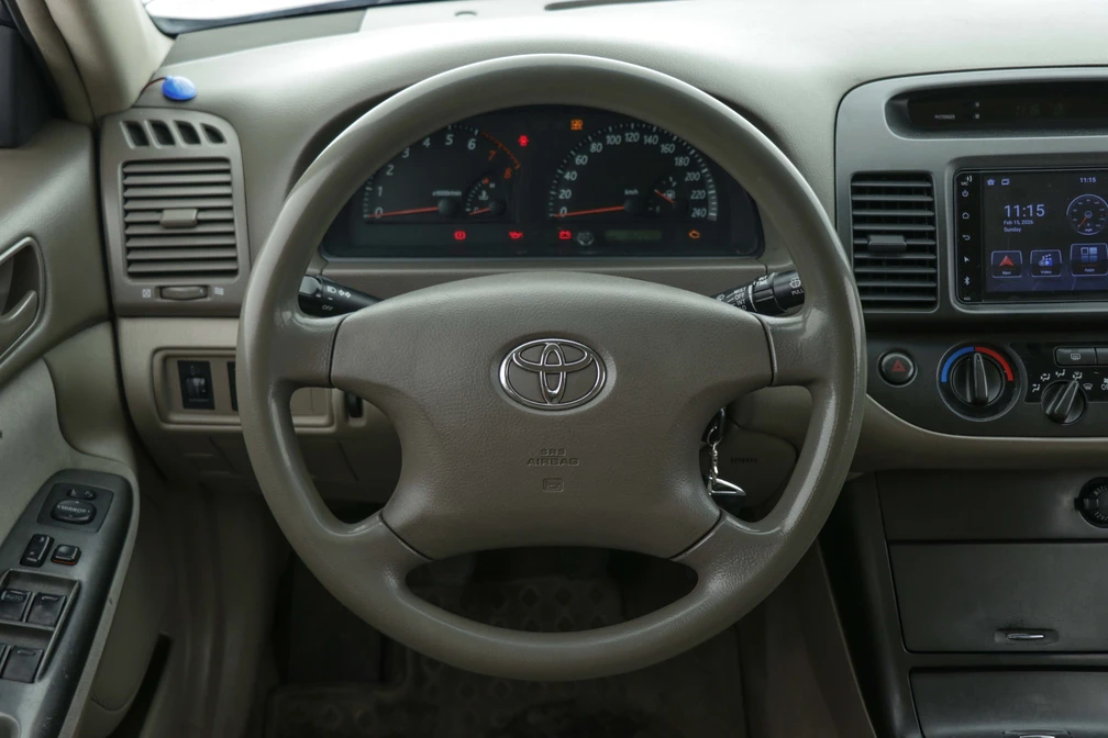 خرید و فروش تویوتا کمری گرند دنده ای مدل 2006 نقد و اقساط