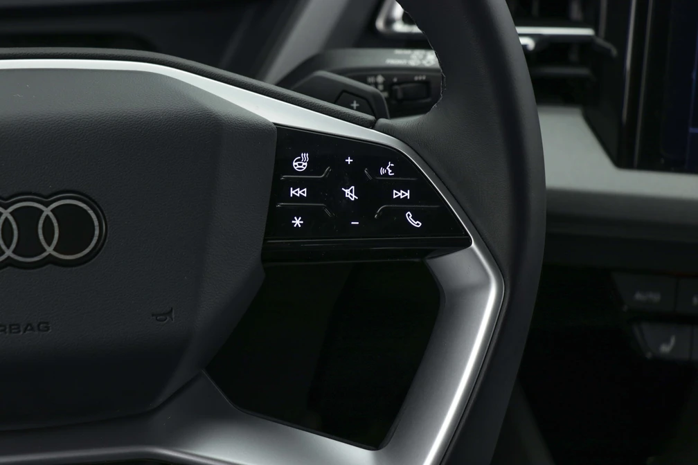 خرید و فروش آئودی q5etron بلک پکیج - فول مدل 2024 نقد و اقساط