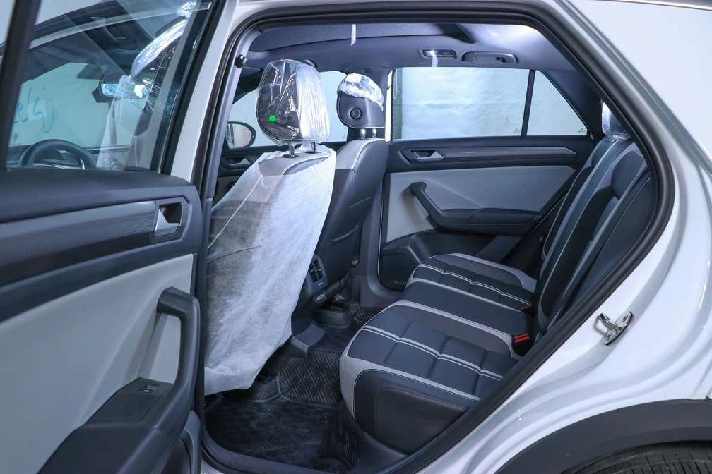 خرید و فروش فولکس T-ROC 300 مدل 2024 نقد و اقساط