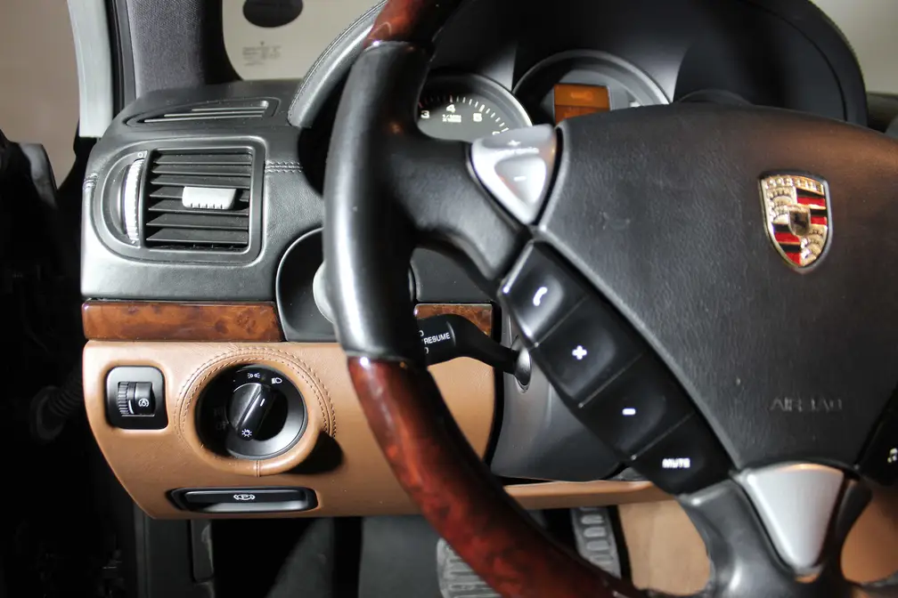 خرید و فروش پورشه کاین شش سیلندر مدل 2010 نقد و اقساط