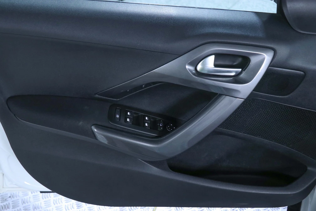 خرید و فروش پژو 2008 اتوماتیک مدل 1398 نقد و اقساط