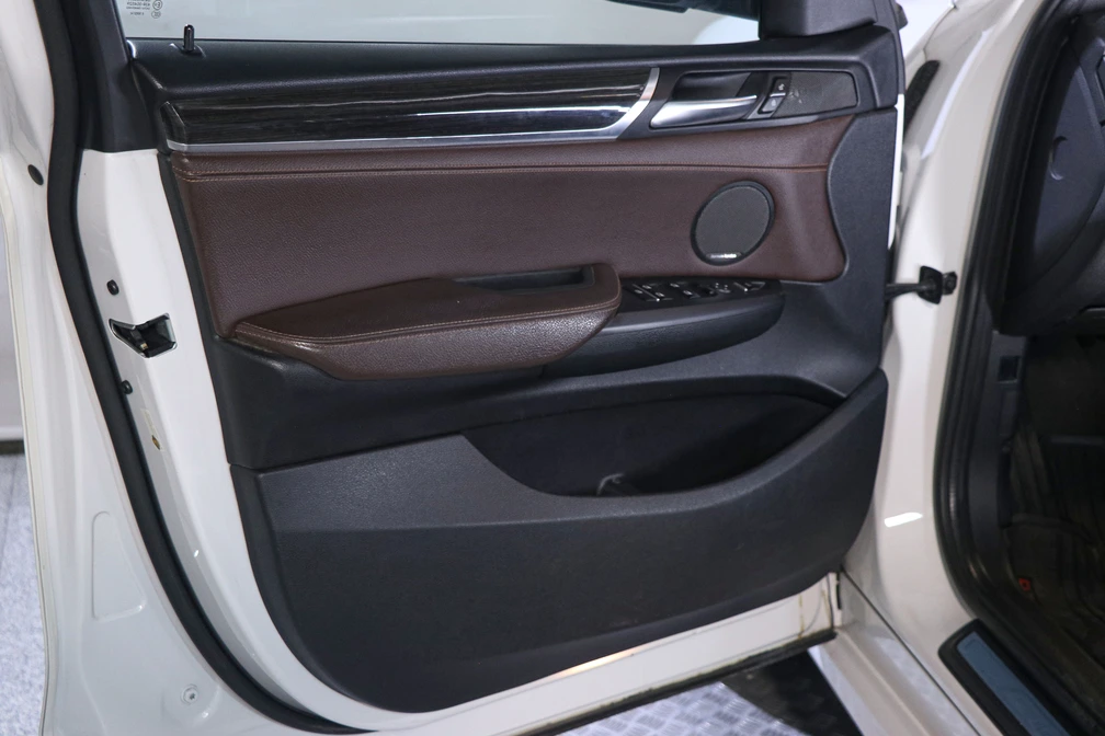 خرید و فروش ب ام و X3 28 - فول مدل 2015 نقد و اقساط