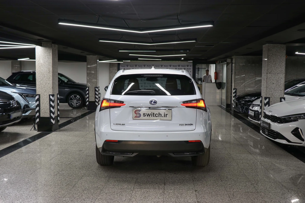 خرید و فروش لکسوس NX هیبرید 300H - F SPORT - هفت کلید - سقف پاناروما مدل 2017 نقد و اقساط