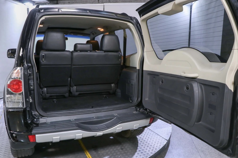 خرید و فروش میتسوبیشی پاجرو دو در فول مدل 2007 نقد و اقساط