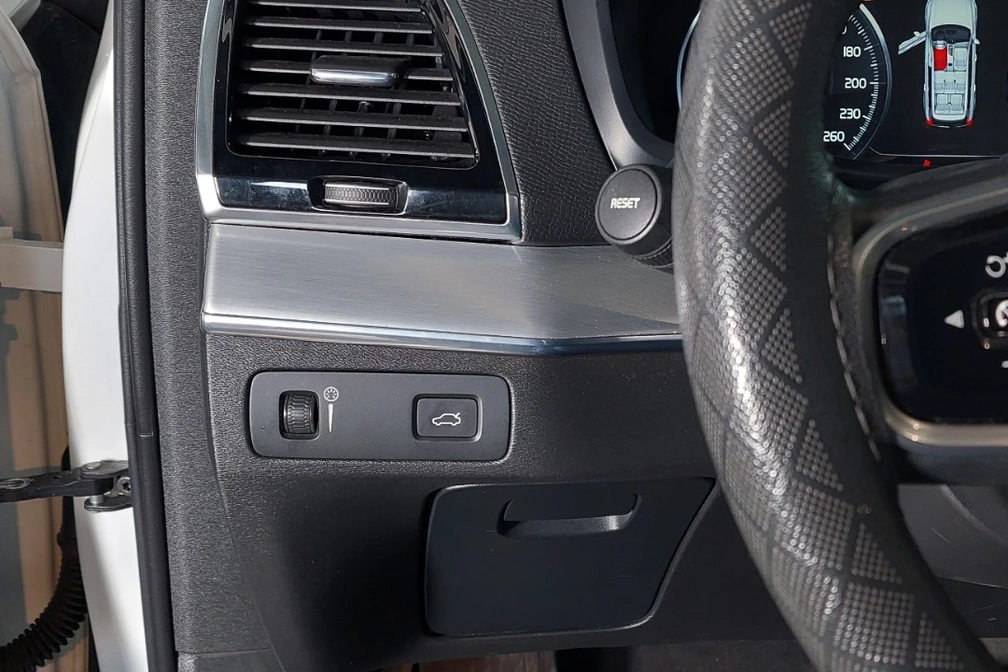 خرید و فروش ولوو XC90 R دیزاین مدل 2016 نقد و اقساط