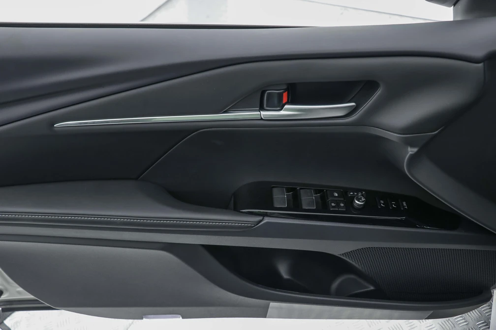 خرید و فروش تویوتا کمری هیبرید LE - فول مدل 2025 نقد و اقساط خرید و فروش تویوتا کمری هیبرید LE - فول مدل 2025 نقد و اقساط