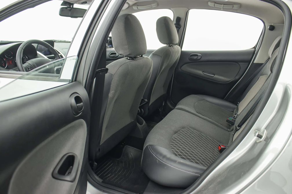 خرید و فروش پژو 207 اتوماتیک سقف شیشه ای مدل 1404 نقد و اقساط خرید و فروش پژو 207 اتوماتیک سقف شیشه ای مدل 1404 نقد و اقساط