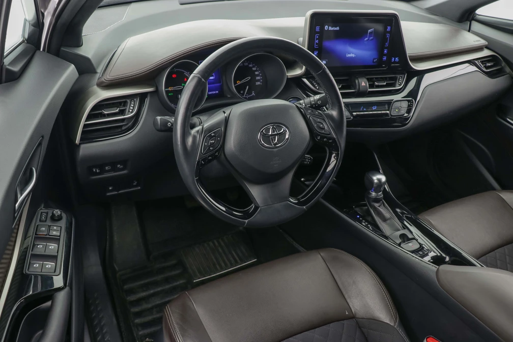 خرید و فروش تویوتا CHR هیبرید لانژ مدل 2017 نقد و اقساط