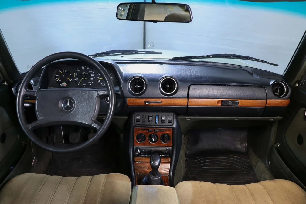 خرید و فروش بنز کلاس E 230E W123 مدل 1984 نقد و اقساط