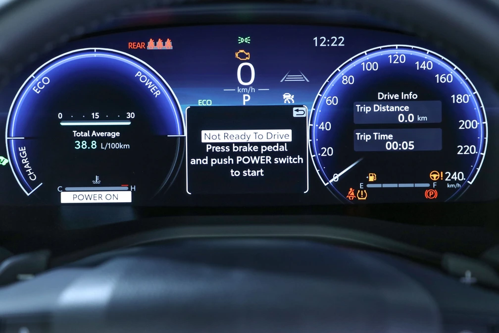 خرید و فروش تویوتا کمری هیبرید LE - فول مدل 2025 نقد و اقساط خرید و فروش تویوتا کمری هیبرید LE - فول مدل 2025 نقد و اقساط