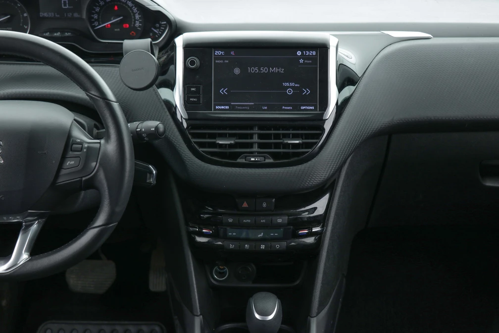 خرید و فروش پژو 2008 اتوماتیک مدل 1397 نقد و اقساط