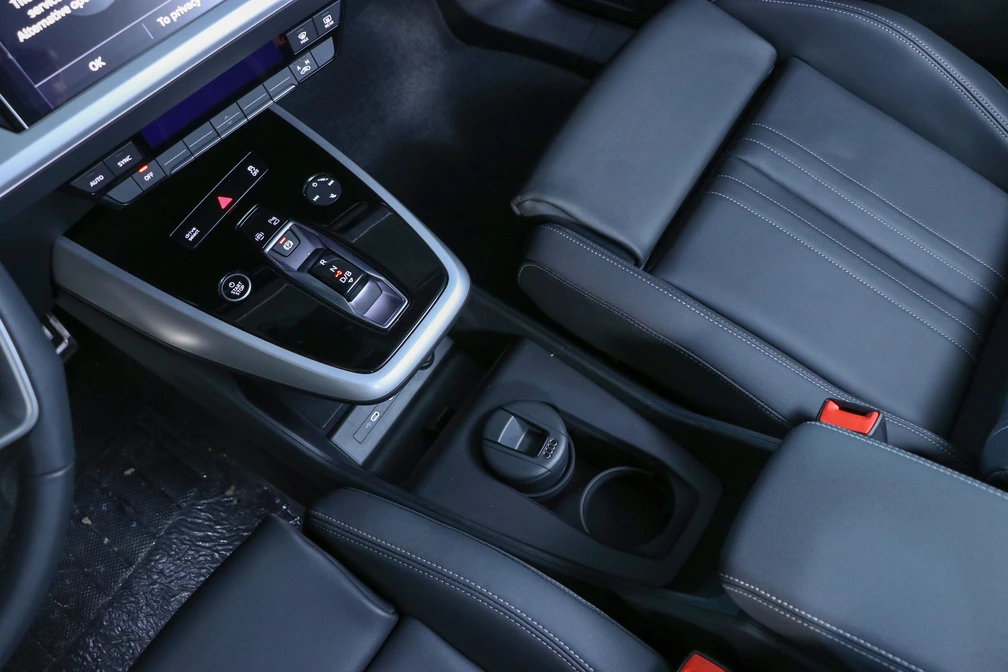 خرید و فروش آئودی q5etron سیلور پکیج - لو آپشن مدل 2024 نقد و اقساط خرید و فروش آئودی q5etron سیلور پکیج - لو آپشن مدل 2024 نقد و اقساط