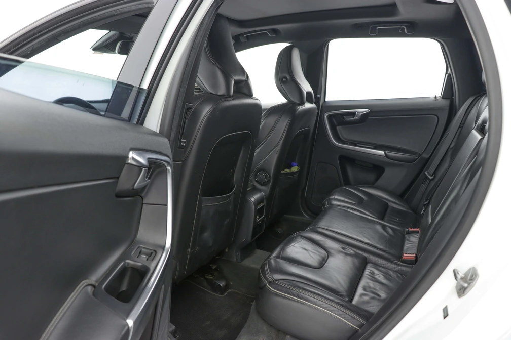 خرید و فروش ولوو XC60 R دیزاین مدل 2014 نقد و اقساط