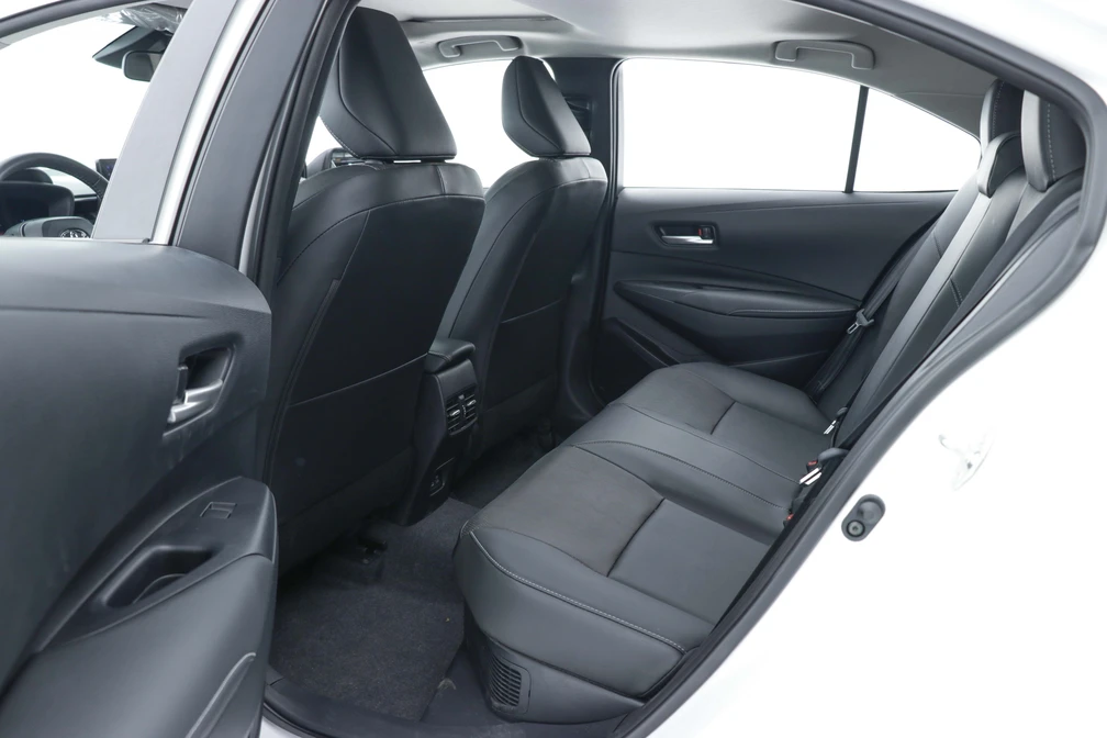 خرید و فروش تویوتا کرولا هیبرید XLE - نیمه فول مدل 2024 نقد و اقساط