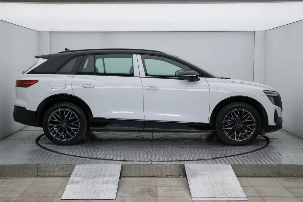 خرید و فروش آئودی q5etron بلک پکیج - فول مدل 2024 نقد و اقساط