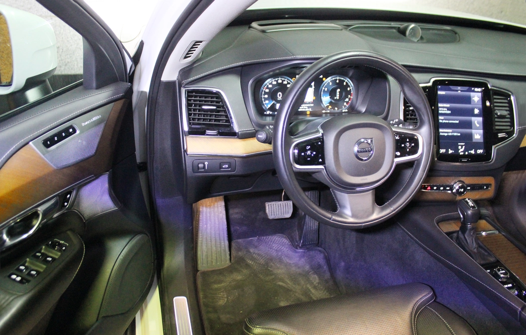 خرید و فروش ولوو XC90 اینسکریپشن مدل 2017 نقد و اقساط