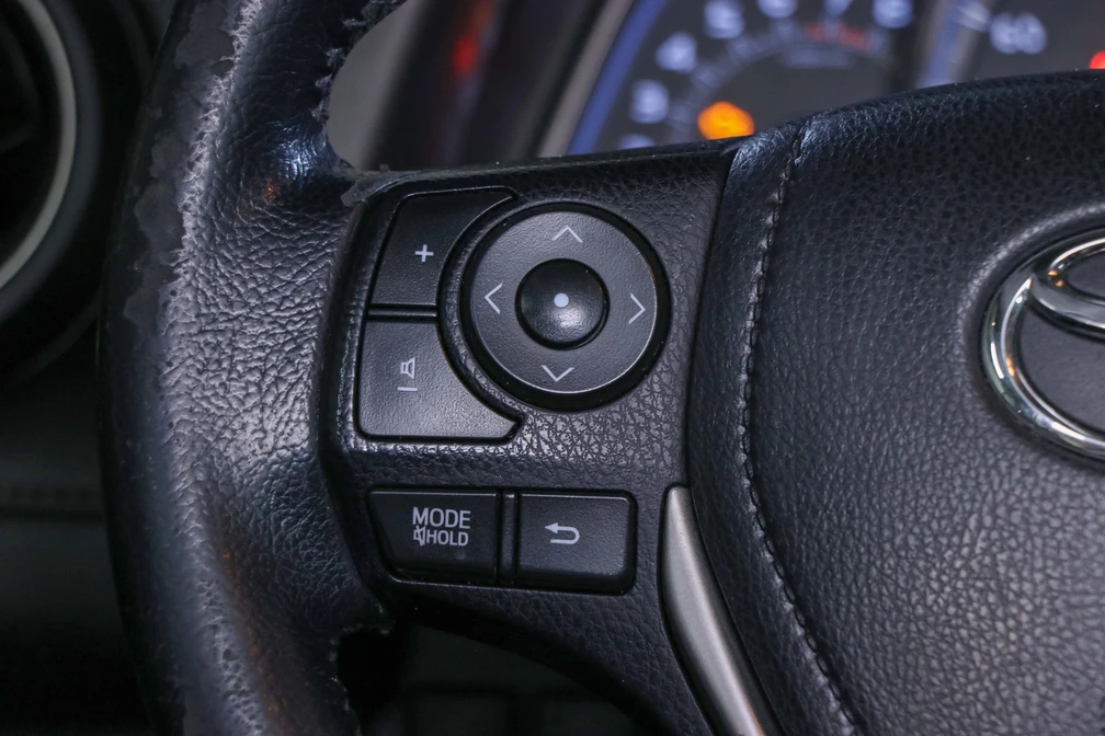 خرید و فروش تویوتا راوفور فول - دو دیفرانسیل مدل 2014 نقد و اقساط