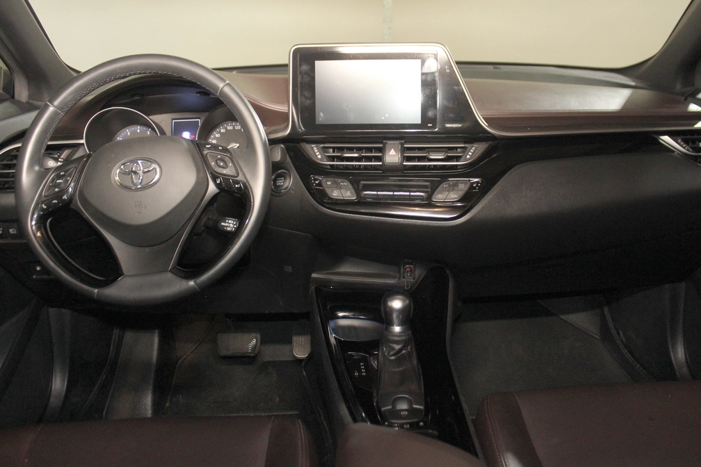 خرید و فروش تویوتا CHR هیبرید استایل مدل 2018 نقد و اقساط