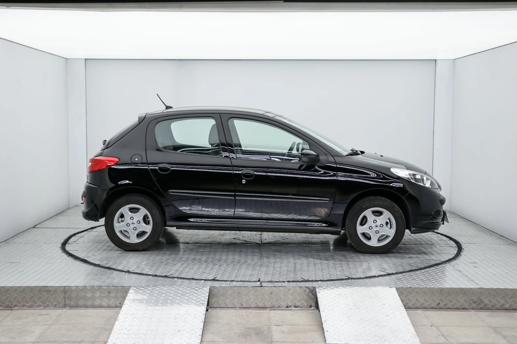 خرید و فروش پژو 207 اتوماتیک سقف شیشه ای مدل 1403 نقد و اقساط