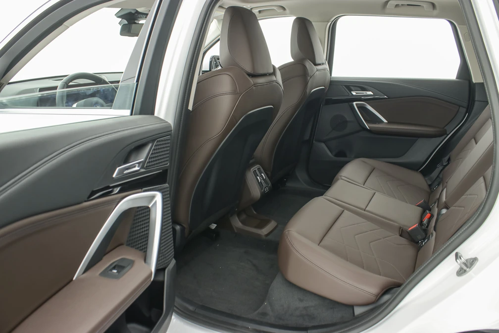 خرید و فروش ب ام و IX1 eDrive 25L مدل 2025 نقد و اقساط