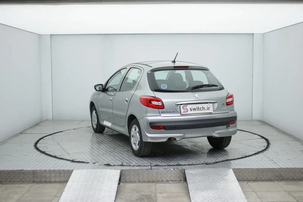 خرید و فروش پژو 207 اتوماتیک سقف شیشه ای مدل 1404 نقد و اقساط