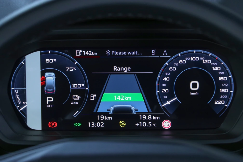 خرید و فروش آئودی q5etron سیلور پکیج - لو آپشن مدل 2024 نقد و اقساط خرید و فروش آئودی q5etron سیلور پکیج - لو آپشن مدل 2024 نقد و اقساط