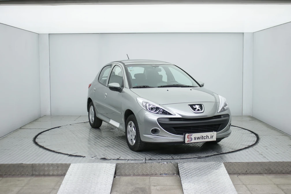 خرید و فروش پژو 207 اتوماتیک سقف شیشه ای مدل 1404 نقد و اقساط