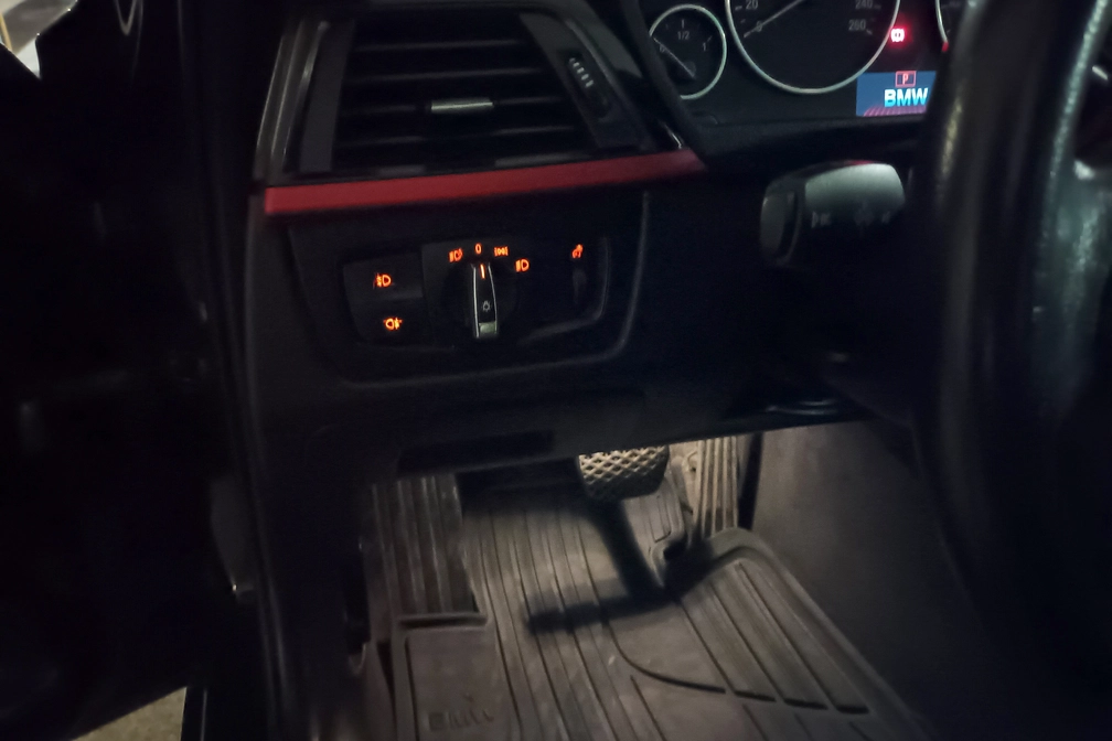 خرید و فروش ب ام و سری 3 F30  328i - اسپرت لاین  مدل 2012 نقد و اقساط
