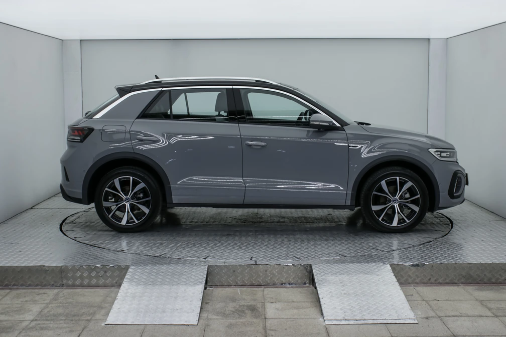 خرید و فروش فولکس T-ROC 300 مدل 2025 نقد و اقساط