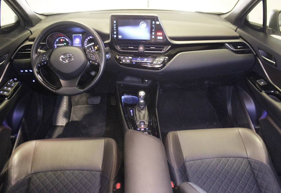 خرید و فروش تویوتا CHR هیبرید آیکان مدل 2018 نقد و اقساط خرید و فروش تویوتا CHR هیبرید آیکان مدل 2018 نقد و اقساط