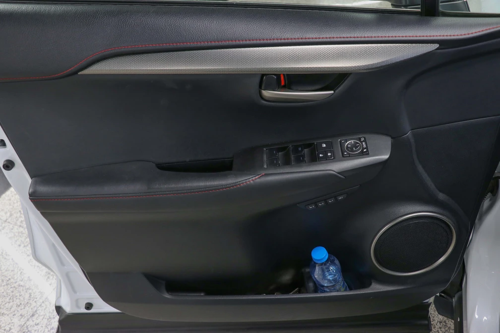 خرید و فروش لکسوس NX هیبرید 300H - F SPORT - هفت کلید - سقف پاناروما مدل 2017 نقد و اقساط