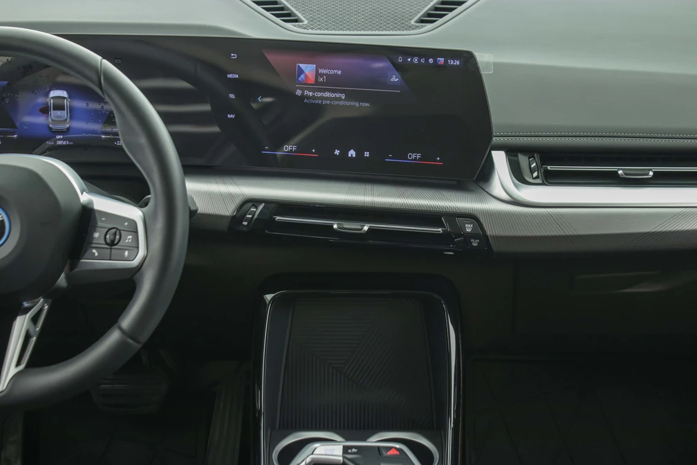 خرید و فروش ب ام و IX1 eDrive 25L مدل 2025 نقد و اقساط خرید و فروش ب ام و IX1 eDrive 25L مدل 2025 نقد و اقساط
