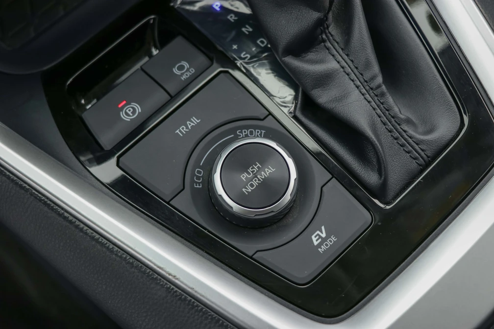 خرید و فروش تویوتا راوفور هیبرید دو دیفرانسیل - فول مدل 2025 نقد و اقساط خرید و فروش تویوتا راوفور هیبرید دو دیفرانسیل - فول مدل 2025 نقد و اقساط