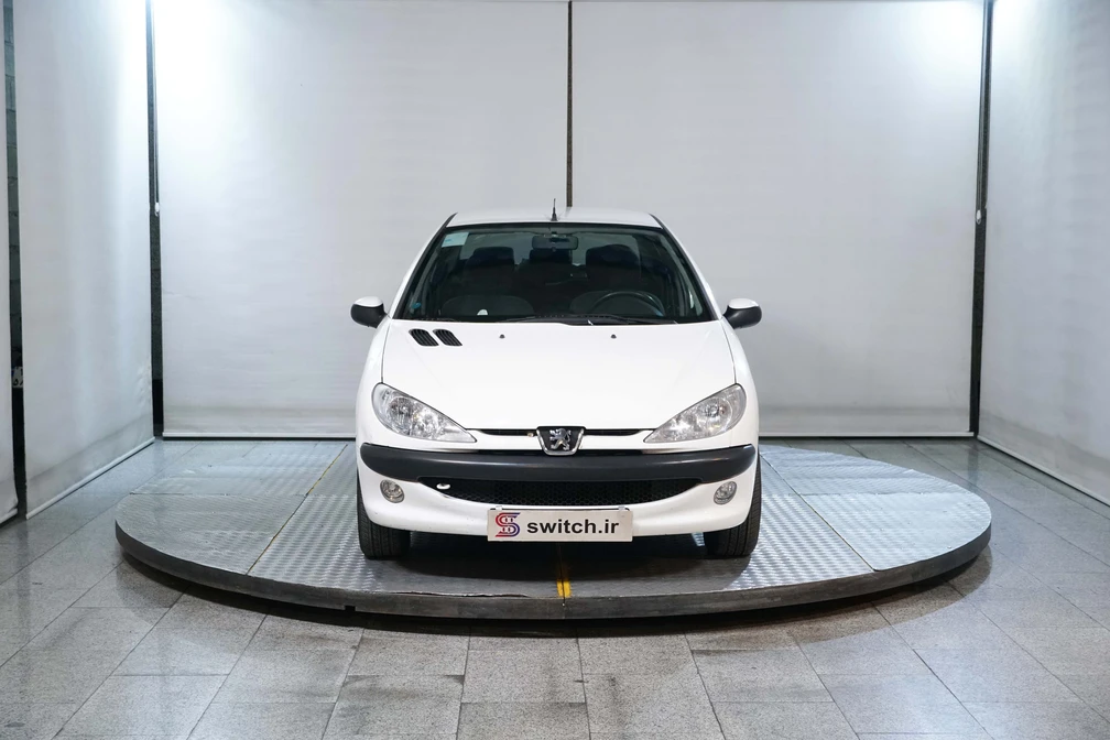 خرید و فروش پژو 206 صندوقدار V8 مدل 1395 نقد و اقساط