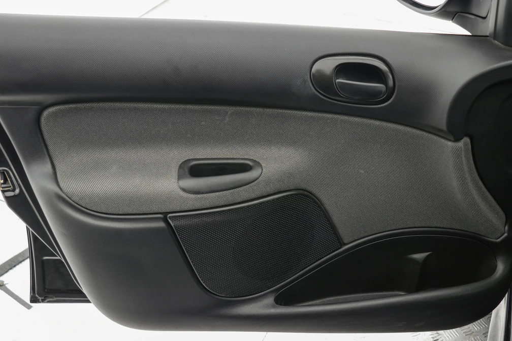 خرید و فروش پژو 207 دنده ای سقف شیشه ای مدل 1401 نقد و اقساط