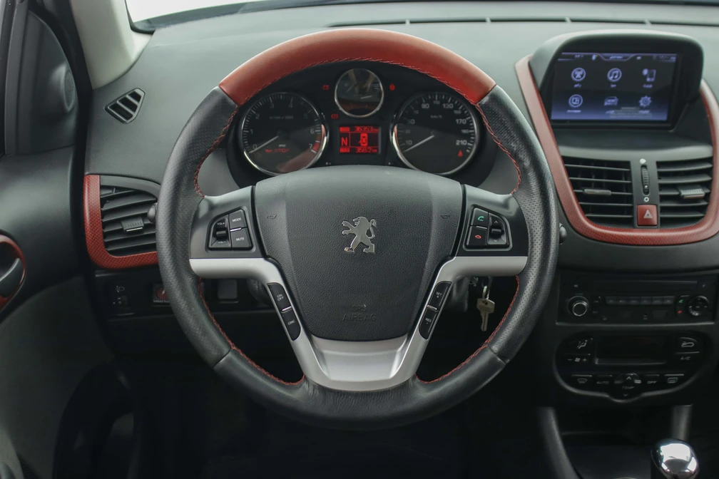 خرید و فروش پژو 207 MC اتوماتیک 6 سرعته مدل 1402 نقد و اقساط