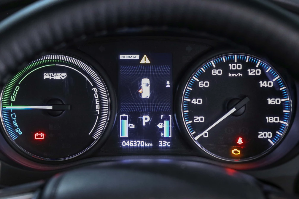 خرید و فروش میتسوبیشی اوتلندر PHEV فول مدل 2018 نقد و اقساط
