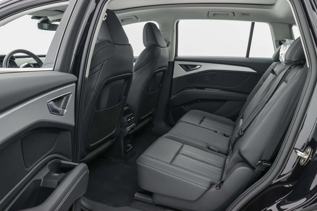 خرید و فروش آئودی q5etron سیلور پکیج - فول مدل 2024 نقد و اقساط خرید و فروش آئودی q5etron سیلور پکیج - فول مدل 2024 نقد و اقساط