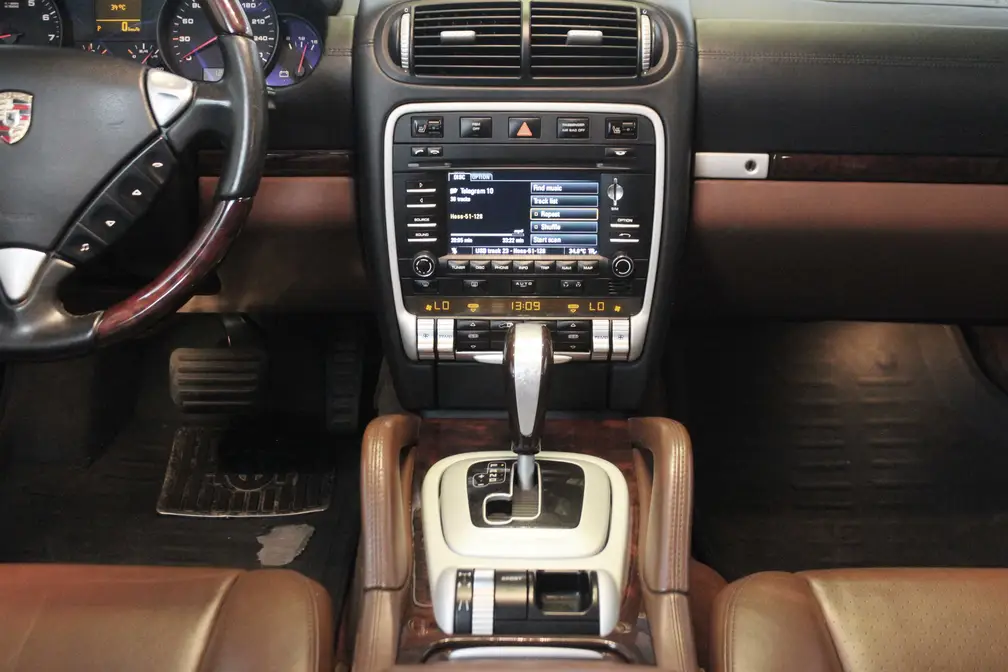 خرید و فروش پورشه کاین شش سیلندر مدل 2010 نقد و اقساط