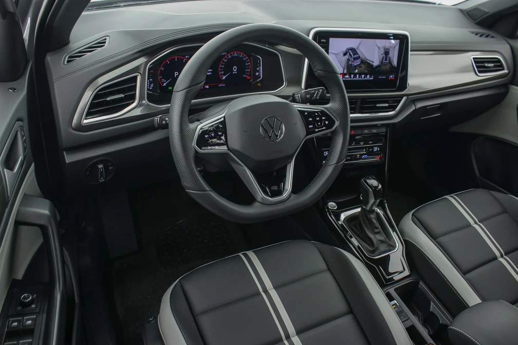 خرید و فروش فولکس T-ROC 300 مدل 2025 نقد و اقساط
