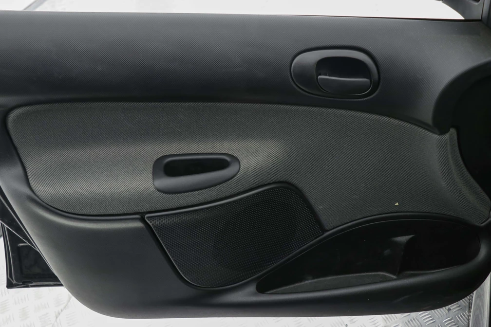 خرید و فروش پژو 207 اتوماتیک سقف شیشه ای مدل 1403 نقد و اقساط