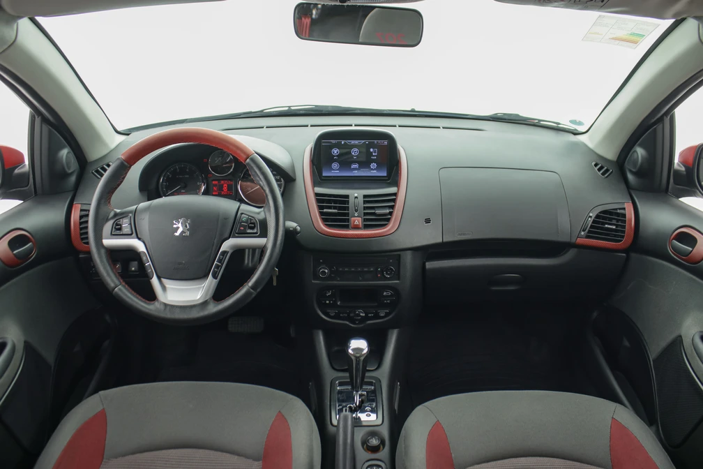 خرید و فروش پژو 207 MC اتوماتیک 6 سرعته مدل 1402 نقد و اقساط