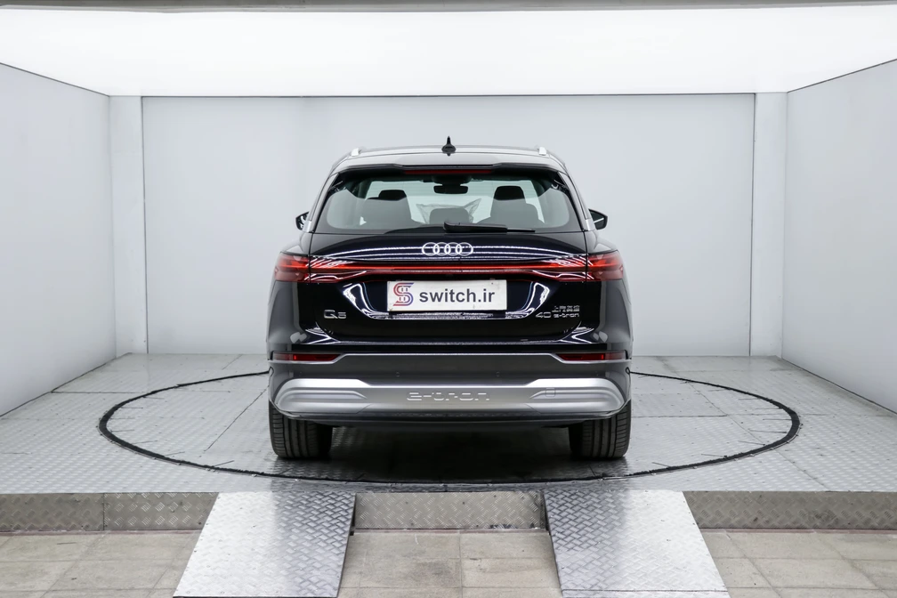 خرید و فروش آئودی q5etron سیلور پکیج - فول مدل 2024 نقد و اقساط خرید و فروش آئودی q5etron سیلور پکیج - فول مدل 2024 نقد و اقساط