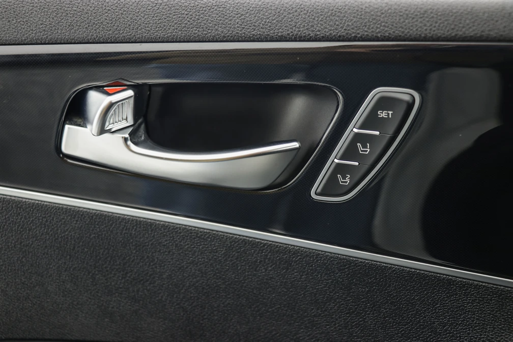 خرید و فروش کیا سورنتو UM - GT LINE - نیمه فول مدل 2016 نقد و اقساط