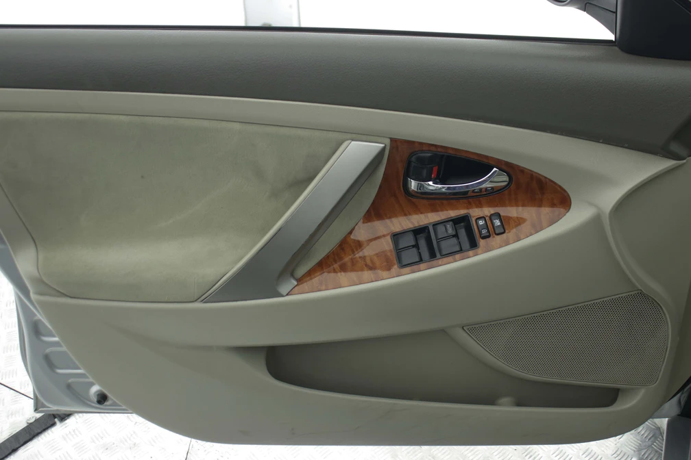 خرید و فروش تویوتا کمری GLX مدل 2009 نقد و اقساط