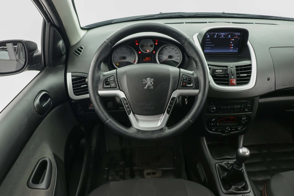 خرید و فروش پژو 207 دنده ای سقف شیشه ای مدل 1401 نقد و اقساط خرید و فروش پژو 207 دنده ای سقف شیشه ای مدل 1401 نقد و اقساط