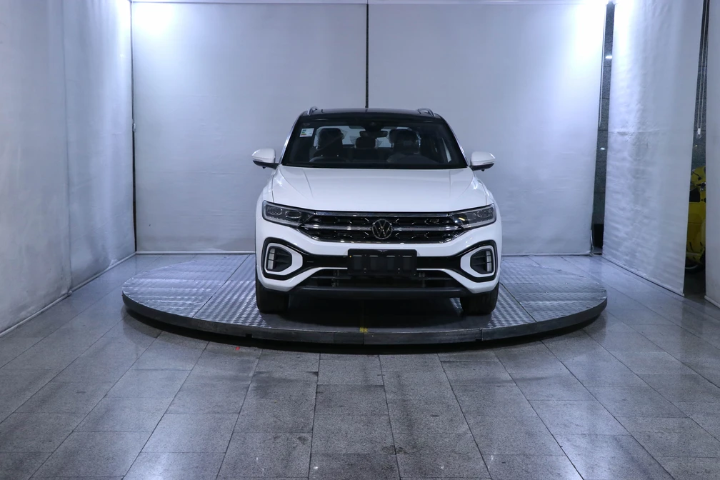 خرید و فروش فولکس T-ROC 300 مدل 2024 نقد و اقساط