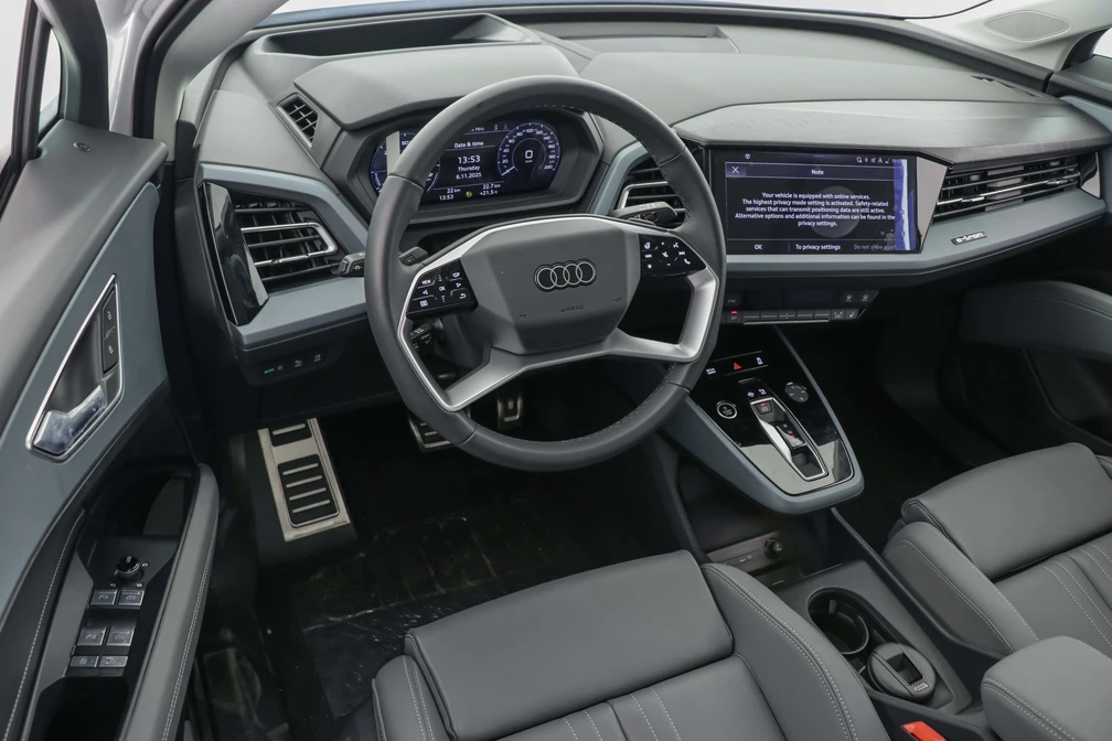 خرید و فروش آئودی q5etron سیلور پکیج - فول مدل 2024 نقد و اقساط خرید و فروش آئودی q5etron سیلور پکیج - فول مدل 2024 نقد و اقساط